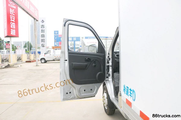 Changan Kuayue King X1 Standard Edition 1.6L 122 hp 4X2(6 wheels) 2.96m Refrigerated Truck (China VI) Cab (1) | 86Trucks