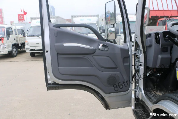 Foton Yutu II 152 hp 4X2(6 wheels) 4.17m AMT automatic single-row flatbed light truck (China VI) Cab (2) | 86Trucks