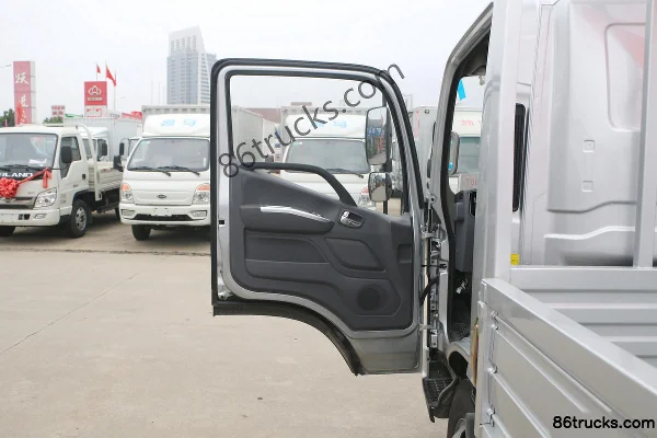 Foton Yutu II 152 hp 4X2(6 wheels) 4.17m AMT automatic single-row flatbed light truck (China VI) Cab (1) | 86Trucks