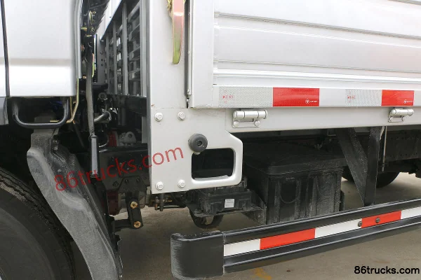 Foton Yutu II 152 hp 4X2(6 wheels) 4.17m AMT automatic single-row flatbed light truck (China VI) Body (3) | 86Trucks