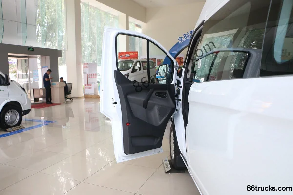 JMC New Transit 122 hp 9-Seat 2.0T Diesel Medium Wheelbase Medium Roof Multi-Purpose Commercial Vehicle (China VI) Cab (1) | 86Trucks