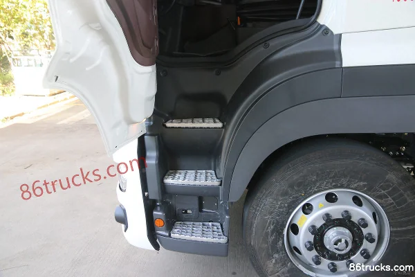 GAC HINO 700 Zhizhen Heavy Truck 480 hp 6X4(10 wheels) Tractor Truck (China VI) Cab (3) | 86Trucks