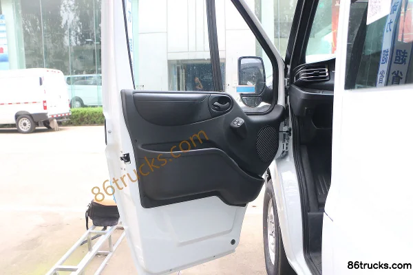 JMC Fushun 2023 Commercial Transport 146hp 6-Seat Short Wheelbase 2.0T Diesel Mid-High Roof Multi-Purpose Passenger Vehicle (China VI) Cab (