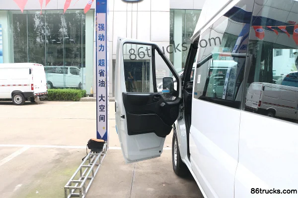 JMC Fushun 2023 Commercial Transport 146hp 6-Seat Short Wheelbase 2.0T Diesel Mid-High Roof Multi-Purpose Passenger Vehicle (China VI) Cab (