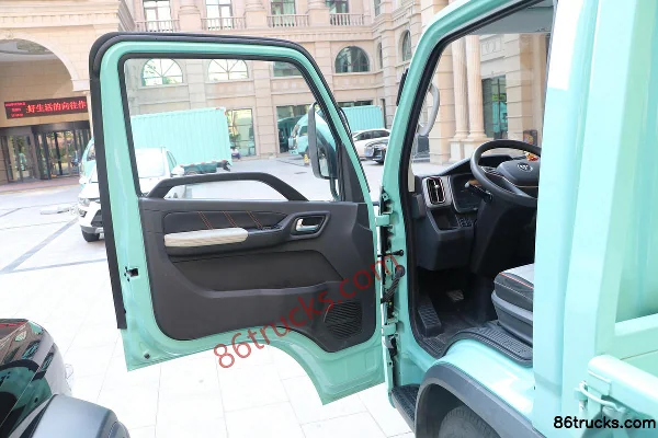 Foton Auman M Card 1.5L 136hp 4X2(6 wheels) Gasoline 4.2m Single Row Flatbed Light Truck (China VI) Cab (1) | 86Trucks