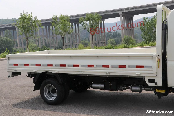 Foton Xiangling M2 Luxe 1.5L 143ch 4X2(6 roues) essence camion plateau micro 3,7m cabine simple Carrosserie (1) | 86Trucks