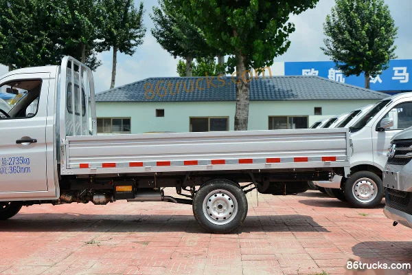 Changan Kuayue Wang X1 standard 1.3L 91 ch 4X2(6 roues) essence 3.05m camion plateau simple cabine (roue arrière simple) (China VI) Carrosse
