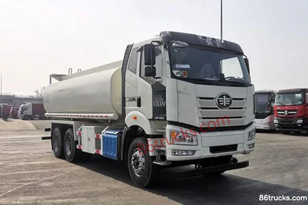 FAW Jiefang J6P 360 hp 6X4(10 wheels) Liquid Transport Truck (Flat Top) Exterior