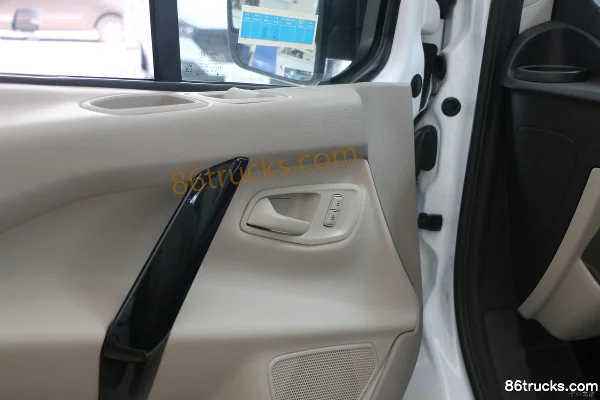JMC New Transit 2020 Model 122hp 9-Seat Short Wheelbase 2.0T Diesel Low Roof Multi-Purpose Commercial Vehicle Cab (2) | 86Trucks
