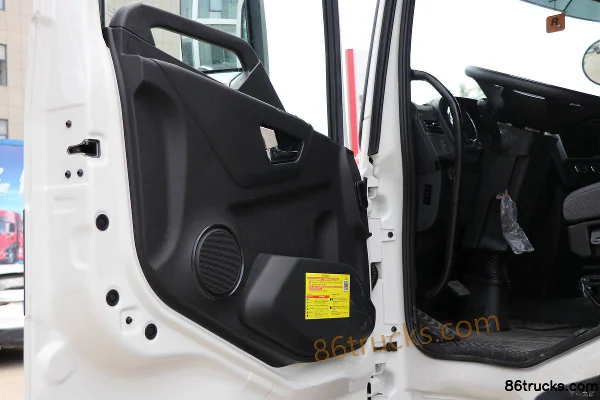 Dongfeng Commercial Vehicle Tianjin KR Comfort Edition 220 hp 4X2(6 wheels) 6.8m Wing Opening Van Cargo Truck (High Roof Triple Sleeper) Cab