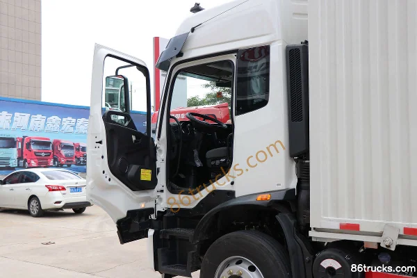 Dongfeng Commercial Vehicle Tianjin KR Comfort Edition 220 hp 4X2(6 wheels) 6.8m Wing Opening Van Cargo Truck (High Roof Triple Sleeper) Cab