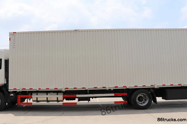 Dongfeng Commercial Vehicle Tianjin KR Comfort Edition 220 hp 4X2(6 wheels) 6.8m Wing Opening Van Cargo Truck (High Roof Triple Sleeper) Bod