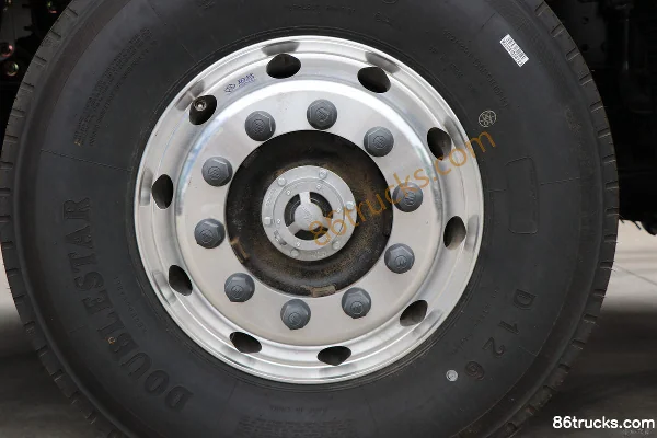 Foton Auman EST Northern Edition 580hp 6X4(10 wheels) AMT automatic tractor truck (China VI) Chassis (3) | 86Trucks