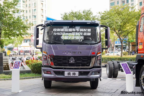 Sinotruk HOWO Tongshuai 170hp 4X2(6 wheels) 5.75m Row Half Flatbed Cargo Truck Exterior (2) | 86Trucks