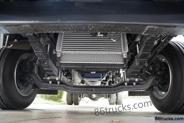 Sinotruk HOWO Tongshuai 170hp 4X2(6 wheels) 5.75m Row Half Flatbed Cargo Truck Chassis (1) | 86Trucks