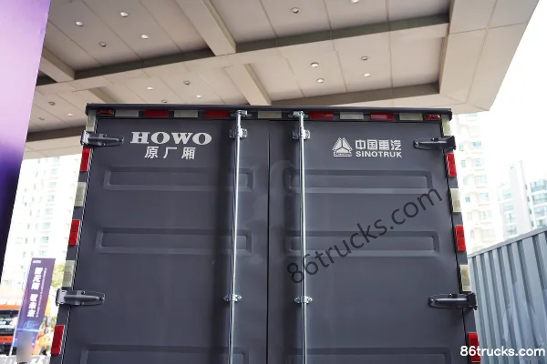 Sinotruk HOWO Tongsai 130 hp 4X2(6 wheels) 4.15 m Single Row Van Light Truck (China VI) Body (2) | 86Trucks