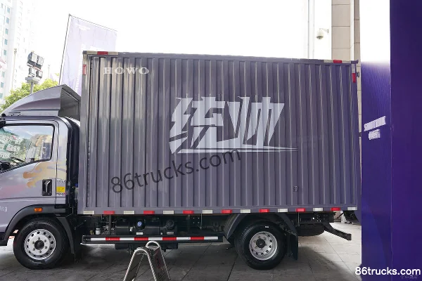 Sinotruk HOWO Tongsai 130 hp 4X2(6 wheels) 4.15 m Single Row Van Light Truck (China VI) Body (1) | 86Trucks