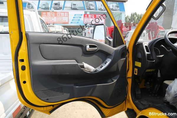 Kama Ruihang HX3 95 hp 4X2(6 wheels) 3.83m Dump Truck (China VI) Cab (1) | 86Trucks