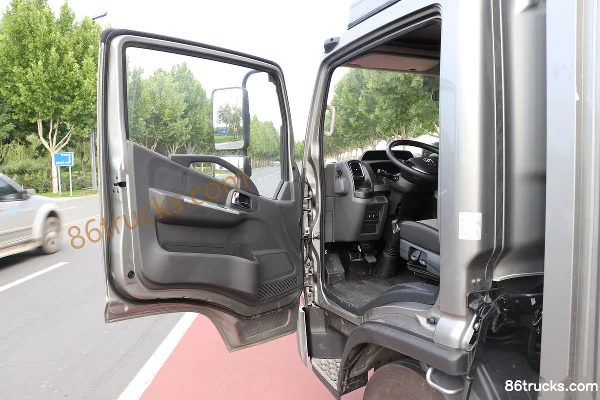 Dongfeng Duolika D6-L Super Power Edition 140hp 4X2(6 wheels) 4.17m Single Row Van Light Truck (China VI) Cab (1) | 86Trucks