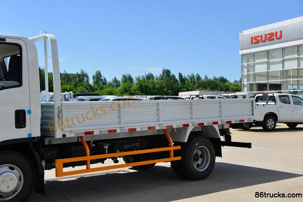 Jiangxi Isuzu Yifang EC7 Flagship Edition 116hp 4X2(6 wheels) 4.2m single-row flatbed light truck (hydraulic brake)(China VI) Body (1) | 86T