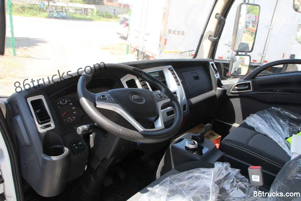 Yutong Medium Body 4.2m single-row pure electric van light truck 90.236kWh 4X2(6 wheels) Interior (2) | 86Trucks