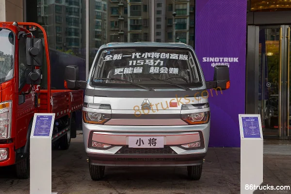 Sinotruk HOWO Xiaojiang 115hp 4X2(6 wheels) 3.6m Single Row Flatbed Light Truck Exterior (2) | 86Trucks
