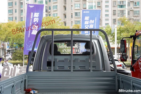 Sinotruk HOWO Xiaojiang 115hp 4X2(6 wheels) 3.6m Single Row Flatbed Light Truck Body (3) | 86Trucks