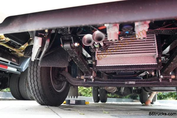 Sinotruk HOWO Zhuimeng 140 hp 4X2(6 wheels) 4.15m Single Row Van Light Truck (Fast Gear 6-speed)(China VI) Chassis (2) | 86Trucks