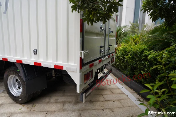 Sinotruk HOWO Zhuimeng 140 hp 4X2(6 wheels) 4.15m Single Row Van Light Truck (Fast Gear 6-speed)(China VI) Body (3) | 86Trucks