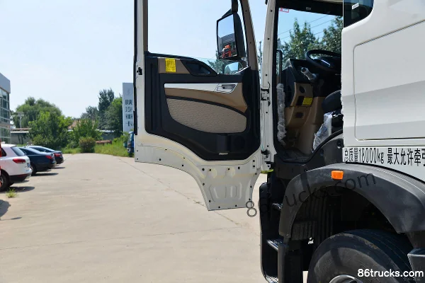 Sinotruk HOWO TX Heavy Truck 400 hp 4X2(6 wheels) Tractor Truck (China VI) (With Wind Deflector) Cab (2) | 86Trucks