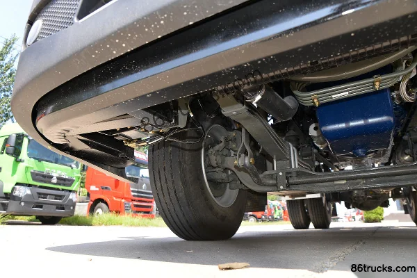 Sinotruk HOWO TX Heavy Truck 400 hp 4X2(6 wheels) Tractor Truck (China VI) (With Wind Deflector) Chassis (2) | 86Trucks