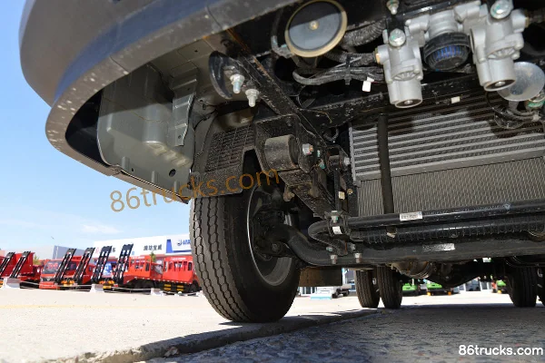 Sinotruk HOWO Xiaoshuai 130hp 4X2(6 wheels) 3.6m Single Row Van Light Truck (Hydraulic Brake) Chassis (2) | 86Trucks