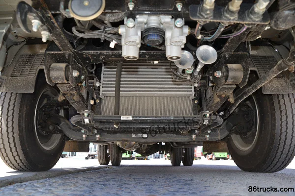 Sinotruk HOWO Xiaoshuai 130hp 4X2(6 wheels) 3.6m Single Row Van Light Truck (Hydraulic Brake) Chassis (1) | 86Trucks