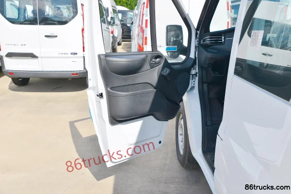 JMC Fushun 2023 Commercial Transport 146hp 6-Seat Short Wheelbase 2.0T Diesel Mid-High Roof Multi-Purpose Passenger Vehicle (China VI) Cab (