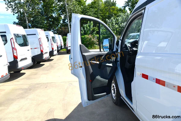 JMC New Transit 122hp 3-Seat 2.0T Diesel High Roof Panel Van (China VI) Cab (1) | 86Trucks