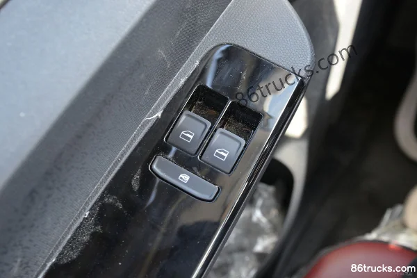 Foton Times Leader S1 120hp 4X2(6 wheels) 4.09m Refrigerated Truck (China VI) Cab (3) | 86Trucks