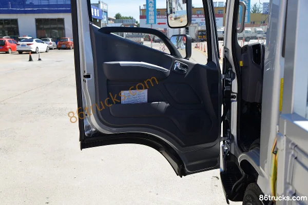 Foton Times Linghang G5 158 hp 4X2(6 wheels) 4.17m Single-row Flatbed Light Truck (China VI) Cab (2) | 86Trucks