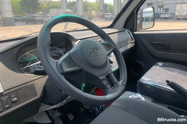 NanJun Ruishuai F Series Deluxe Edition 3.5T 3.6m single-row pure electric flatbed micro truck 55.7kWh 4X2(6 wheels) Interior (2) | 86Trucks