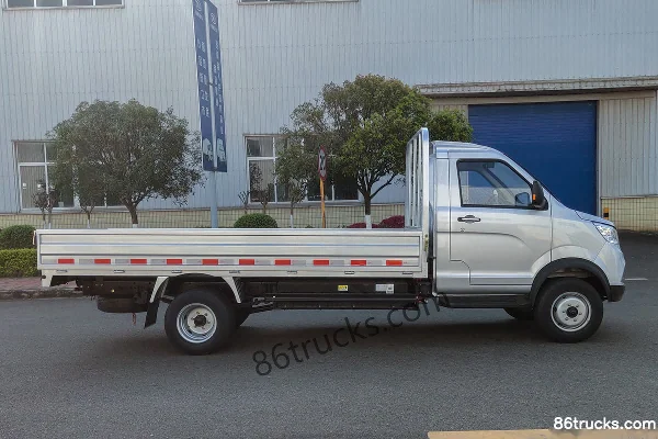NanJun Ruishuai F Series Deluxe Edition 3.5T 3.8m single-row pure electric flatbed micro truck 55.7kWh 4X2(6 wheels) Exterior (2) | 86Trucks
