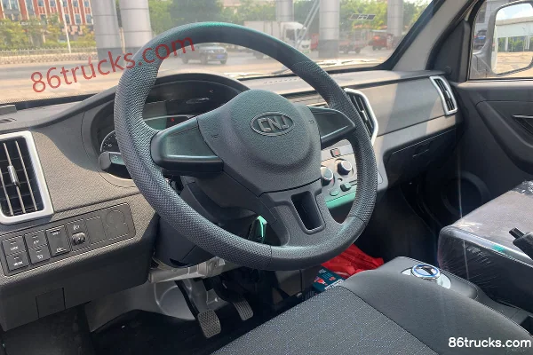 NanJun Ruishuai F Series Deluxe Edition 3.5T 3.8m single-row pure electric flatbed micro truck 55.7kWh 4X2(6 wheels) Interior (3) | 86Trucks