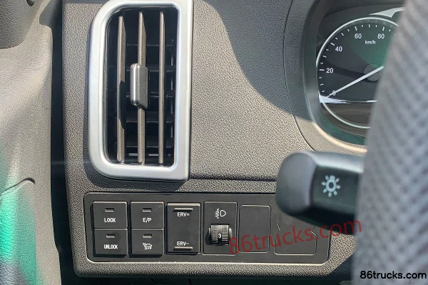NanJun Ruishuai F Series 3.5T 3.8m single-row pure electric barn-style micro truck 55.7kWh 4X2(6 wheels) Interior (1) | 86Trucks