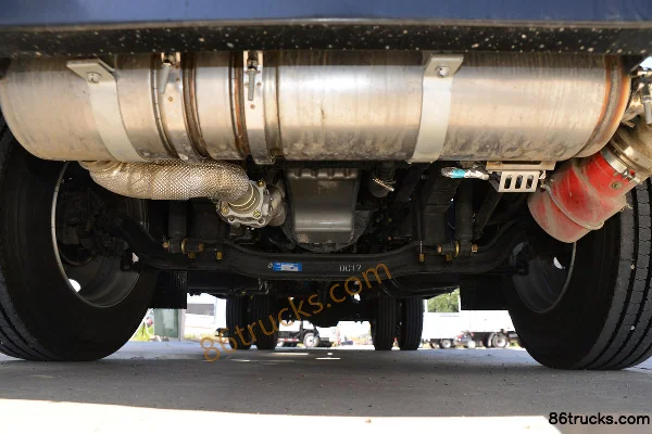 Dongfeng Huashen DV3 165hp 4X2(6 wheels) Fuel Tanker Truck (Zhuanwei Brand) Chassis (1) | 86Trucks