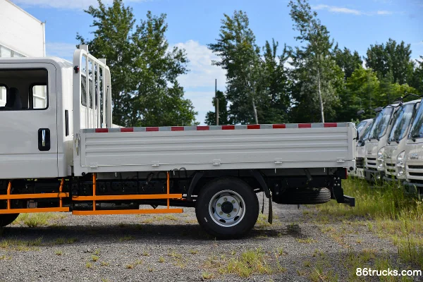JMC Kaiyun+ Wide Body 146hp 4X2(6 wheels) 3.2m Double Row Flatbed Light Truck (China VI) (3) | 86Trucks