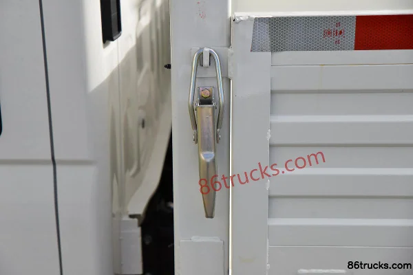 JMC Kaiyun+ Wide Body 146hp 4X2(6 wheels) 3.2m Double Row Flatbed Light Truck (China VI) (2) | 86Trucks