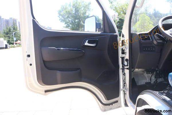 Foton Xiangling M1 Luxury 1.6L 122hp 4X2(6 wheels) Gasoline 2.55m Double Row Van Mini Truck (China VI) Cab (2) | 86Trucks
