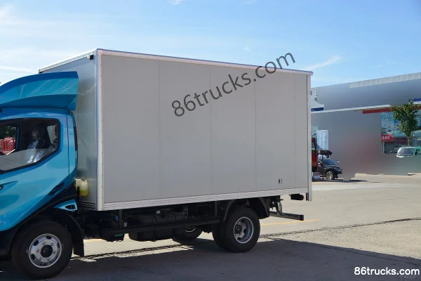 Feidi W5 150hp 4X2(6 wheels) 4.16m Single Row Van Truck Body (1) | 86Trucks