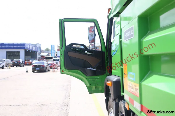 FAW Jiefang Qingdao Long V2.0 245 hp 6X2(8 wheels) 6X2R 4.5m Off-road Dump Truck Cab (1) | 86Trucks