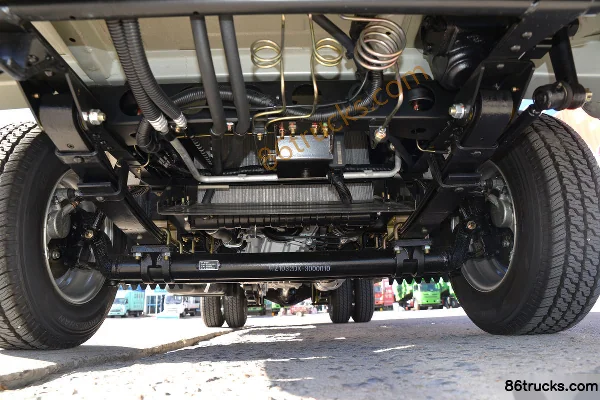 Heibao Auto Express Leopard 1.6L 122 hp 4X2(6 wheels) Gasoline 3.1m double-row flatbed micro truck (China VI) Chassis (1) | 86Trucks
