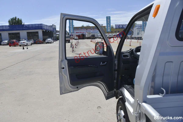 Heibao Auto Express Leopard 1.6L 122 hp 4X2(6 wheels) Gasoline 3.7m single-row flatbed micro truck (China VI) Cab (2) | 86Trucks