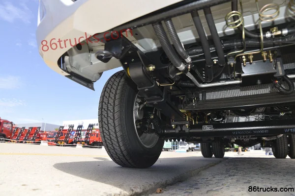 Heibao Auto Express Leopard 1.6L 122 hp 4X2(6 wheels) Gasoline 3.7m single-row flatbed micro truck (China VI) Chassis (2) | 86Trucks
